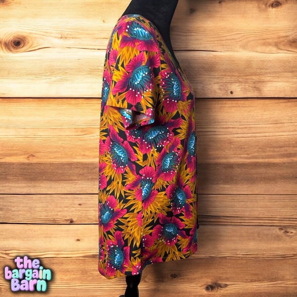 Lularoe Women’s NWT Colorful Floral Classic T Short Sleeve Flow Blouse (Medium) - Picture 3 of 3